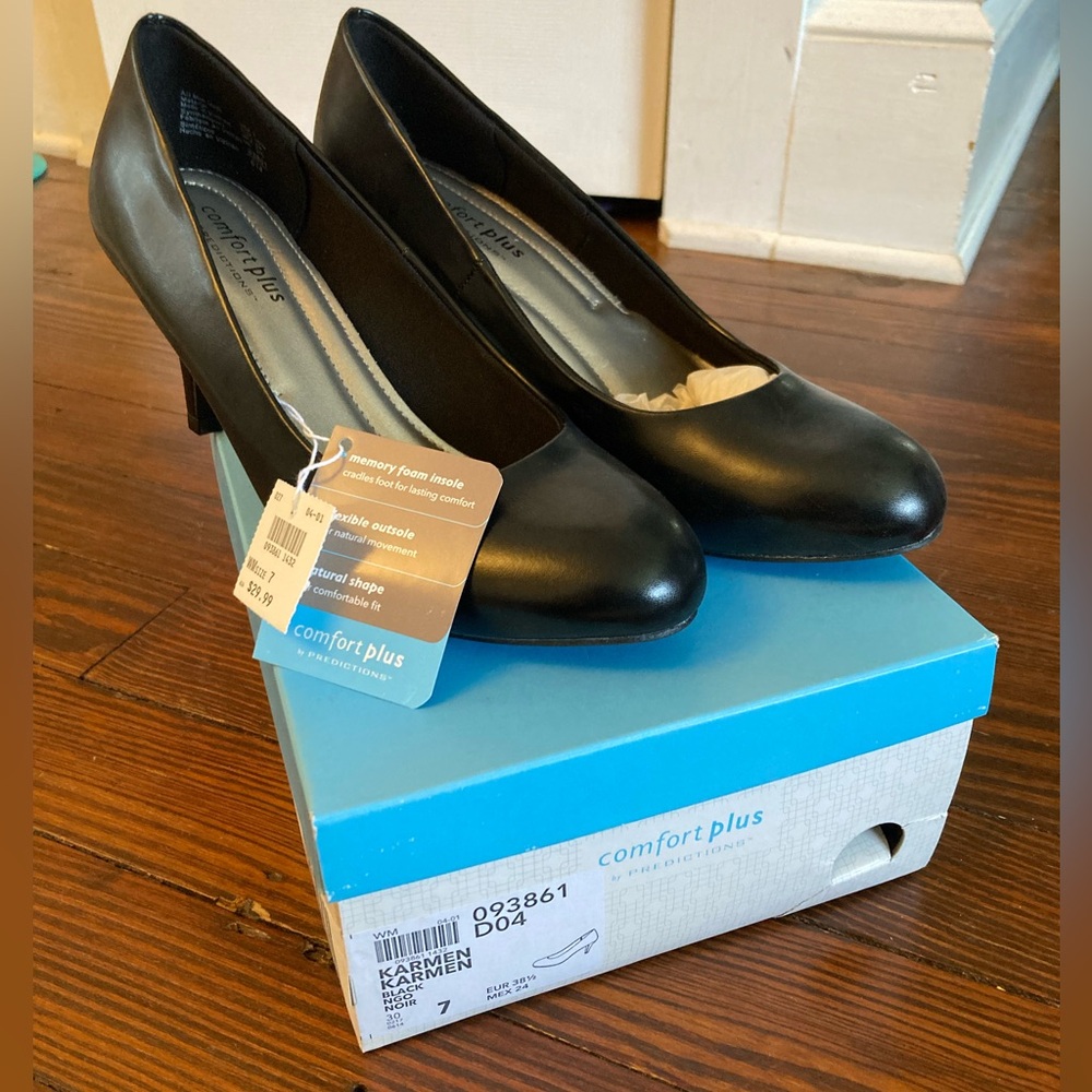 NWT dexflex comfort black pumps size 7